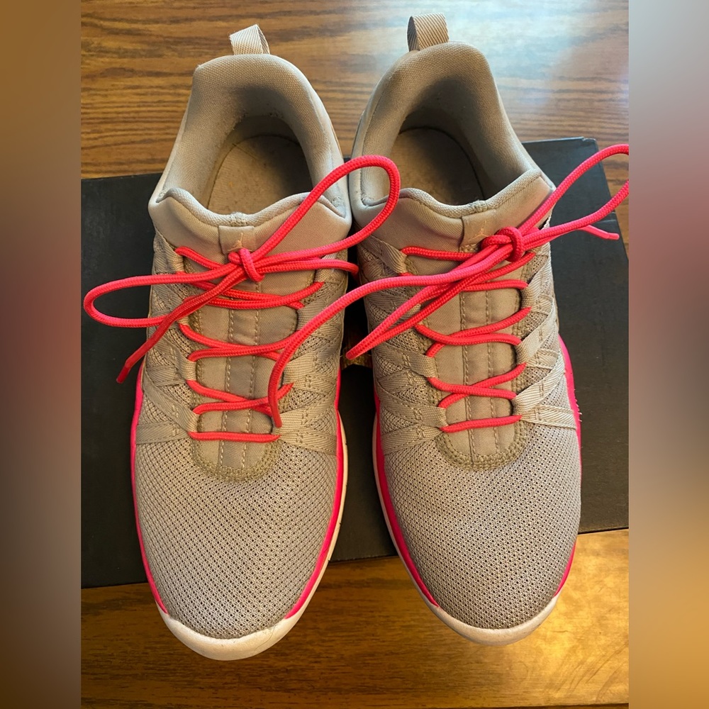 Jordan Deca Fly GG